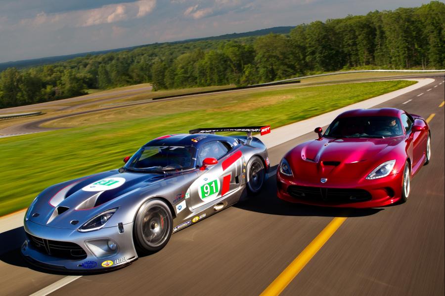  Dodge Viper SRT GTS-R 2012 года  (фото 3 из 23)